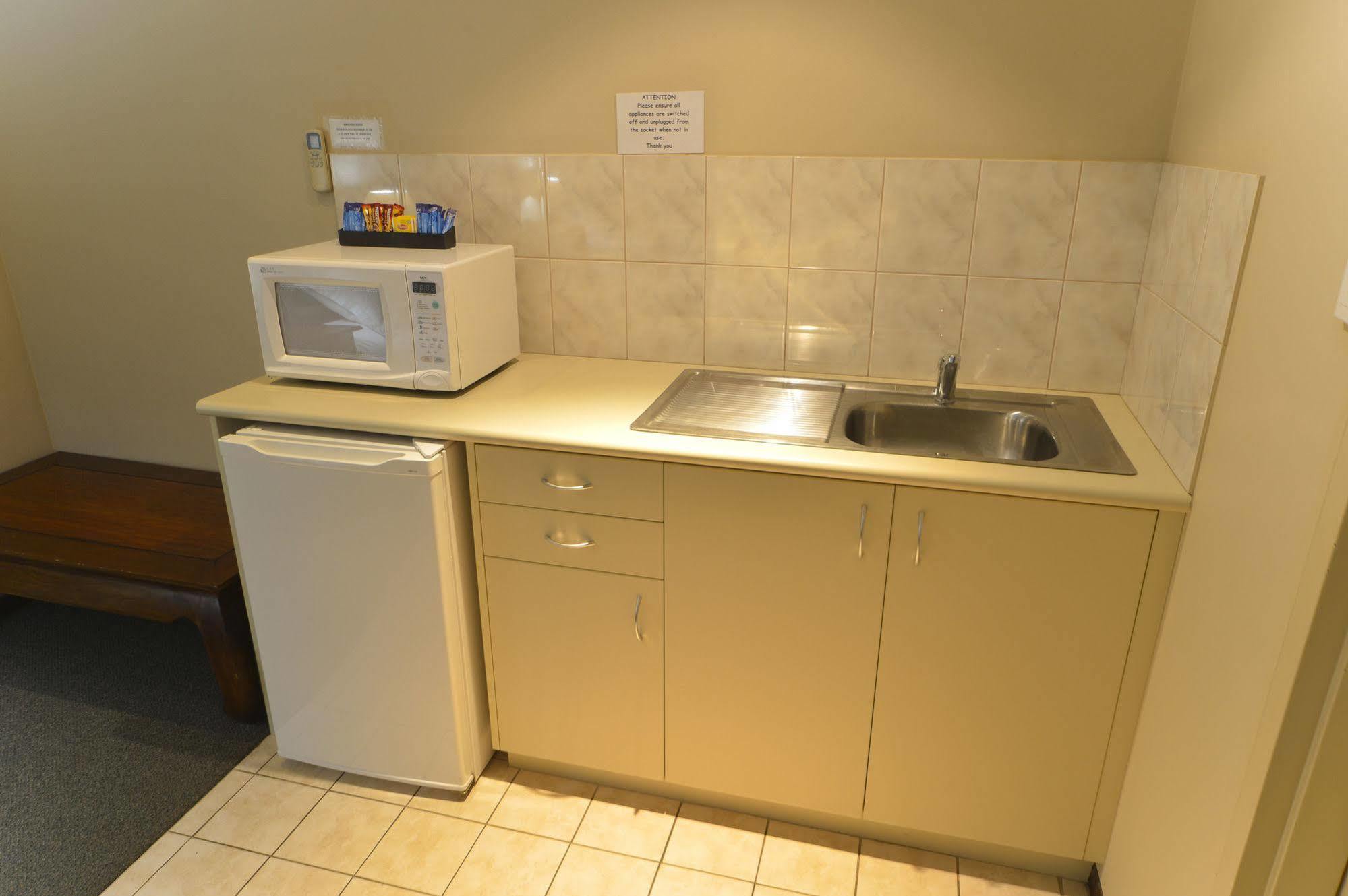 Wattle Grove Motel Perth Esterno foto